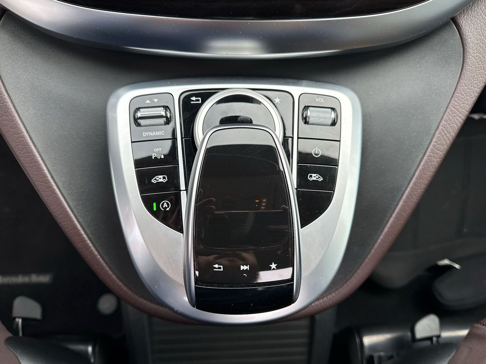 Mercedes-Benz V 250 AMG-Line - Samsaru's Car Outlet