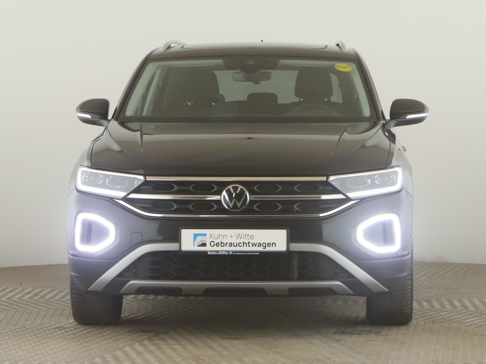 Volkswagen T-Roc 1.0 TSI Style - Samsaru's Car Outlet