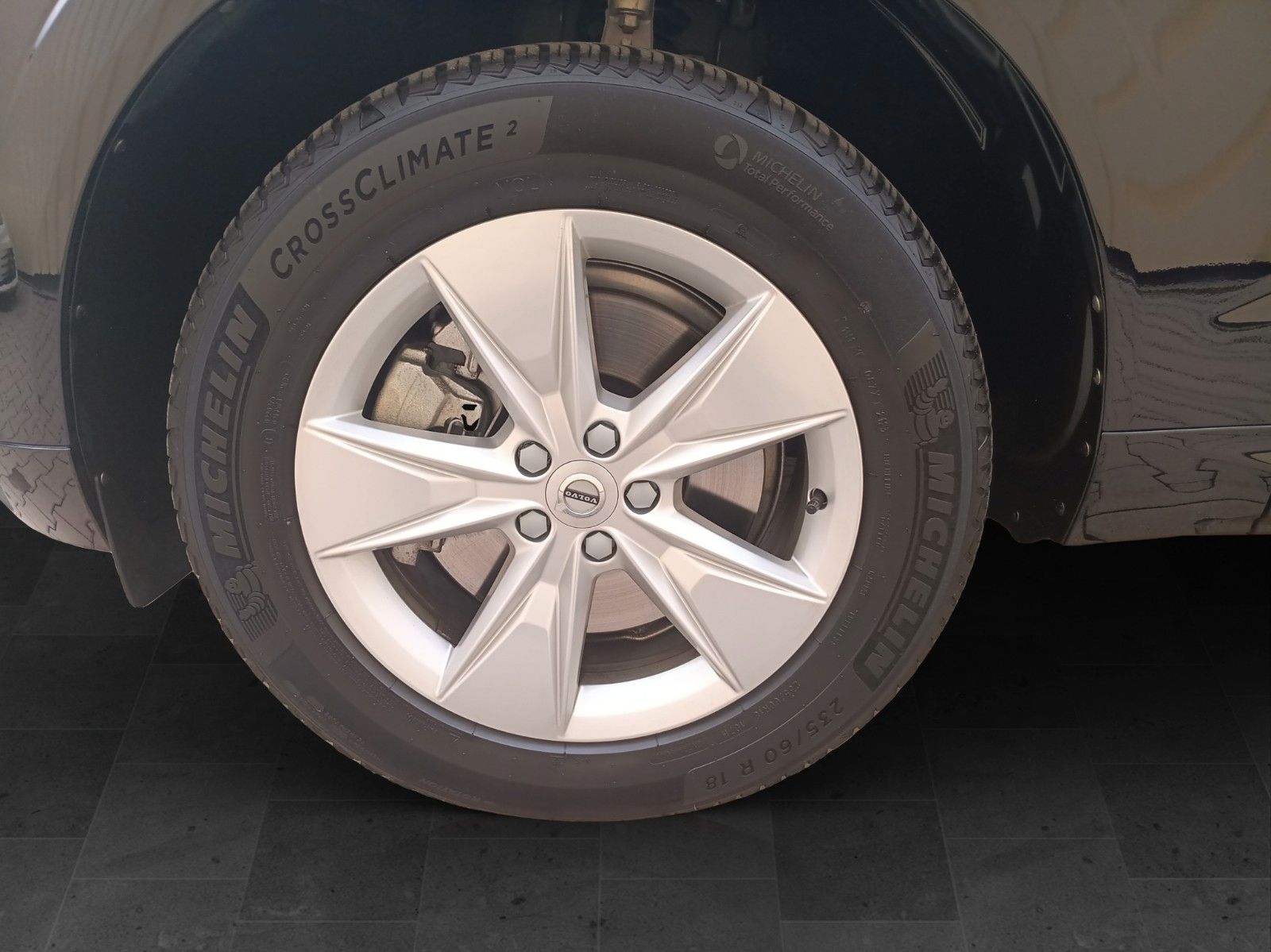 Volvo XC60 B4 2WD Core - Samsaru's Car Outlet
