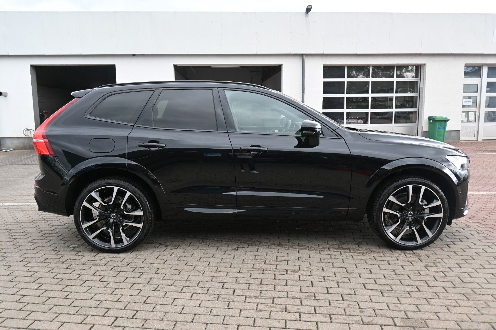 Volvo XC60 B4 D AWD Ultimate Dark*STDHZG*360°*LUFT*ACC