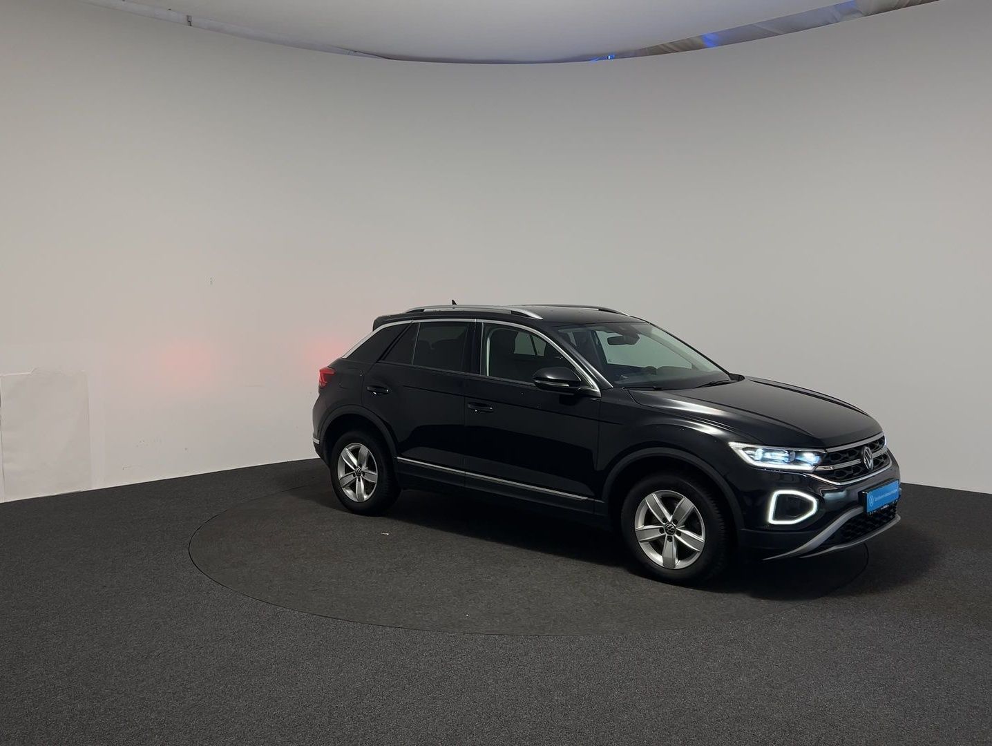 Volkswagen T-ROC 2.0 TDI Style - Samsaru's Car Outlet