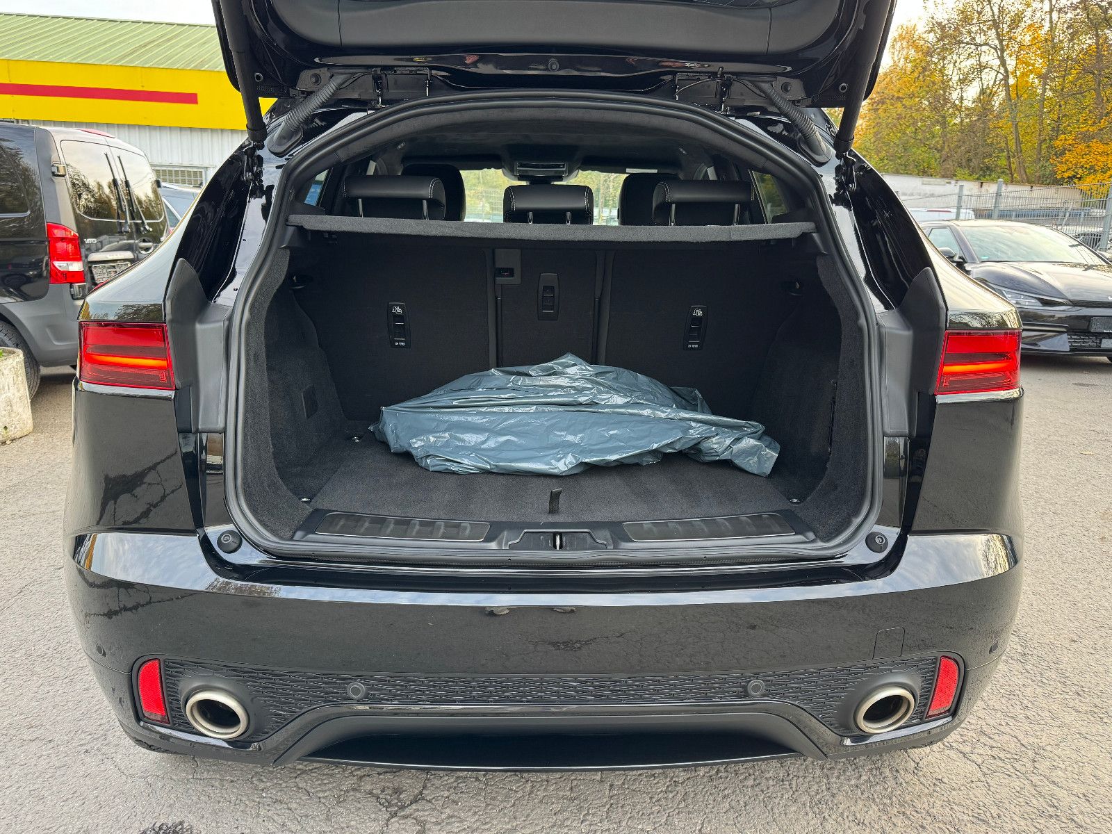 Jaguar E-Pace E-PACE R-Dynamic HSE AWD
