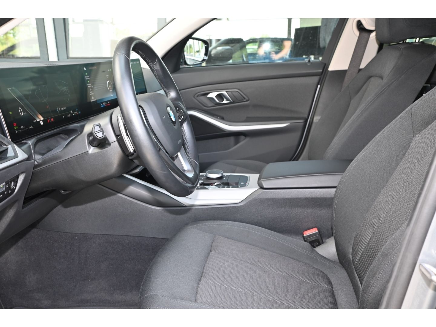 BMW 320d Touring - Samsaru's Car Outlet