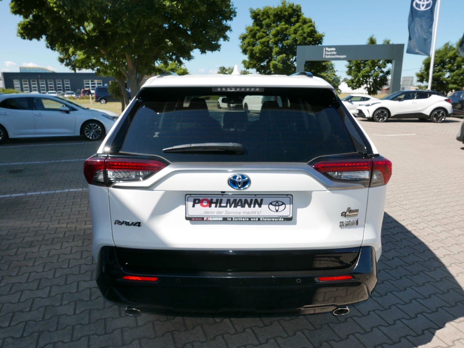 Toyota RAV 4 Plug-in Hybrid 4x4 - Samsaru's Car Outlet