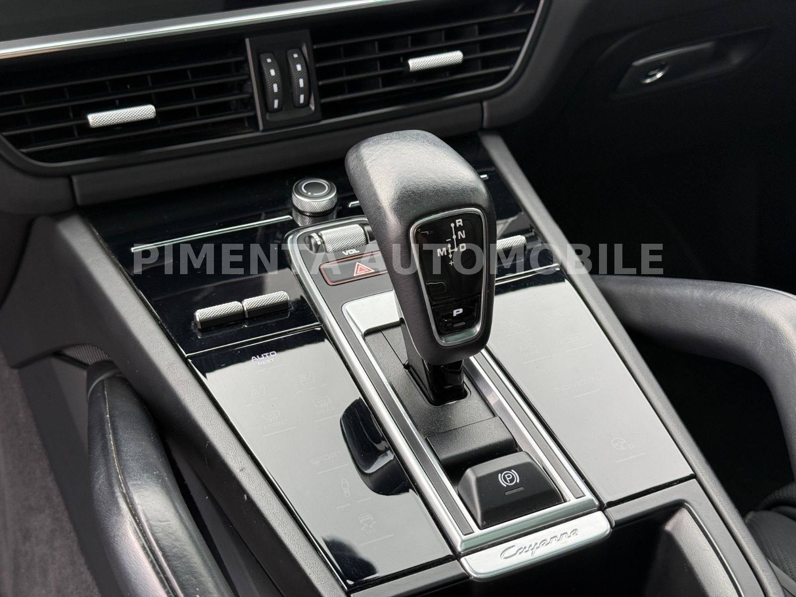 Porsche Cayenne E-Hybrid BLACK 22" APPROVED AHK LUFT PAN