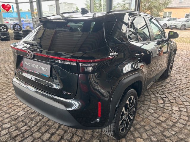 Toyota Yaris Cross Hybrid 130 1.5 VVT-i Black&White