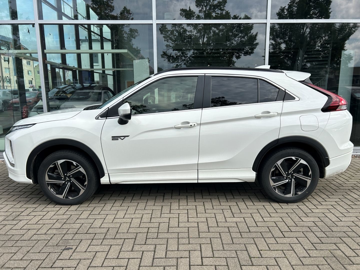 Mitsubishi Eclipse Cross PHEV Plus Select  4WD 2.4 Navi, So