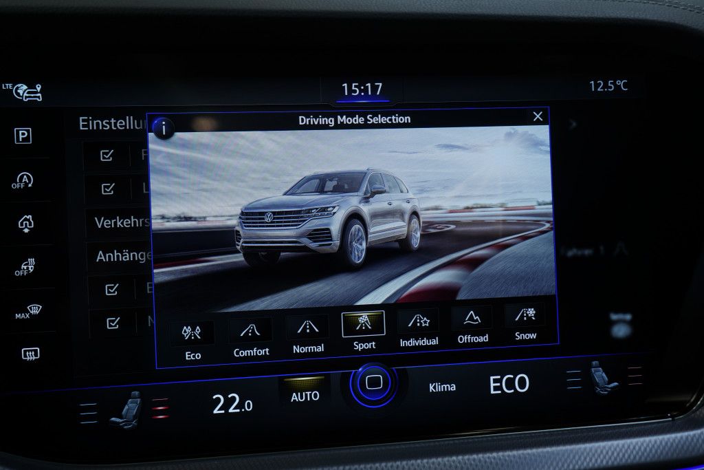 Volkswagen Touareg 4.0 TDI DSG 4M R line - Samsaru's Car Outlet