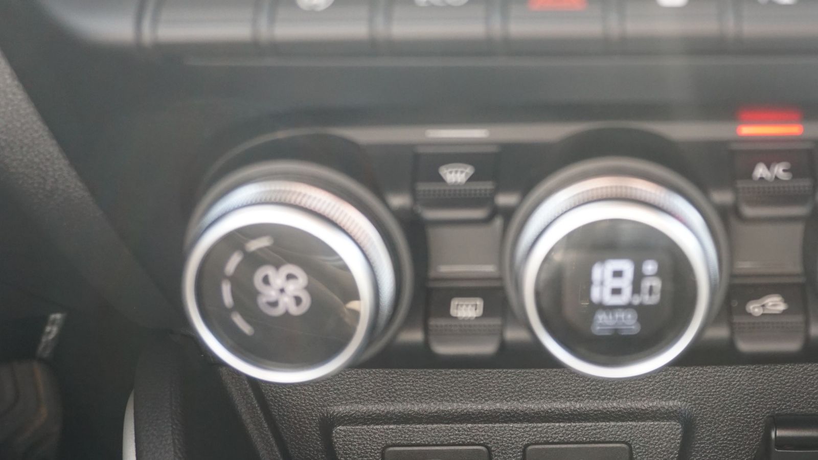 Dacia Duster II 1.3 TCe 130 Prestige - Samsaru's Car Outlet