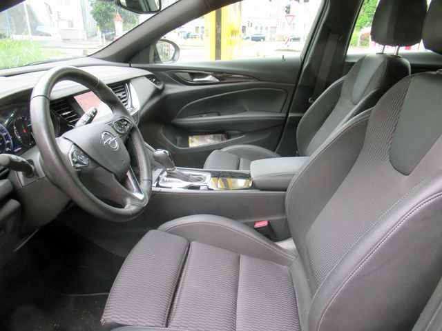 Opel Insignia ST 2.0D Aut. Elegance - Samsaru's Car Outlet