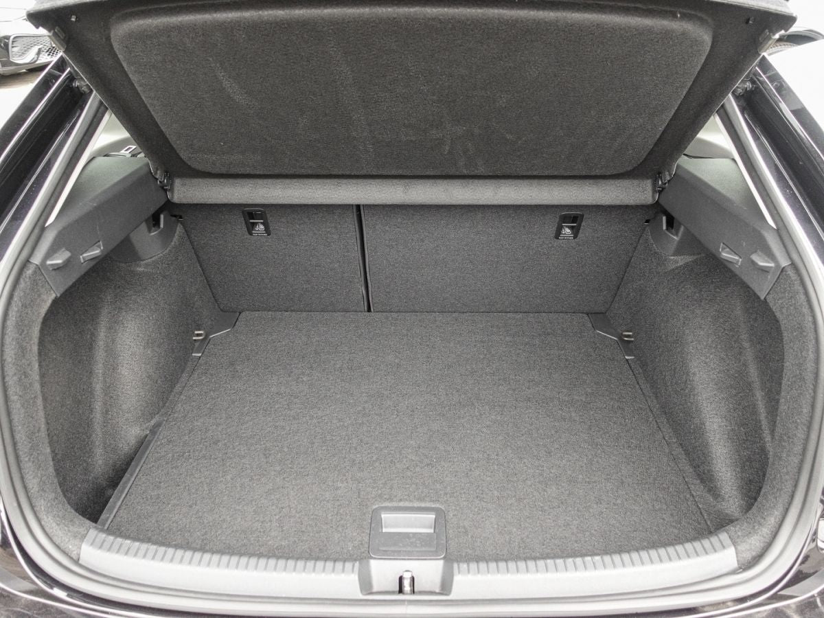 Volkswagen Taigo 1.0 TSI Life - Samsaru's Car Outlet