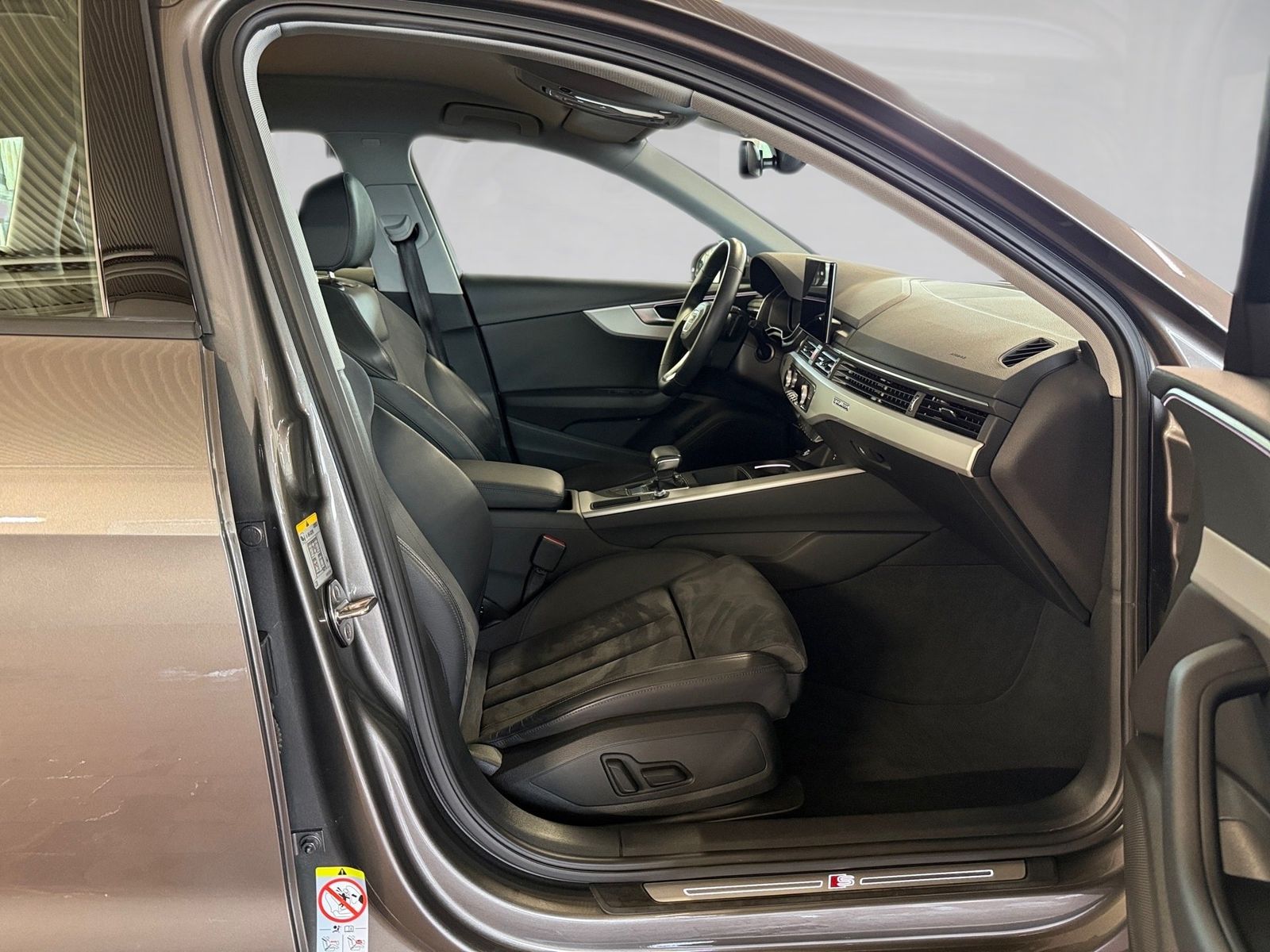 Audi A4 Avant S line 40 TDI S line quattro S-tronic A
