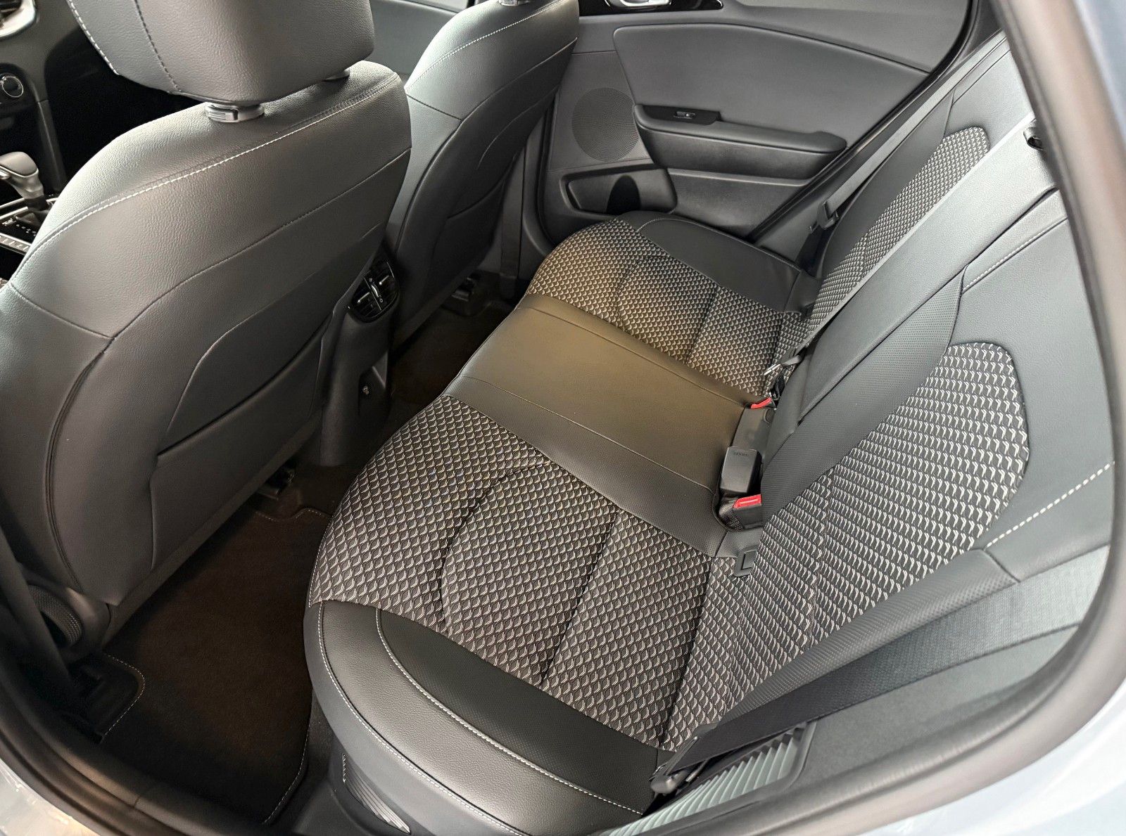 Kia XCeed 1.6 PHEV Spirit - Samsaru's Car Outlet