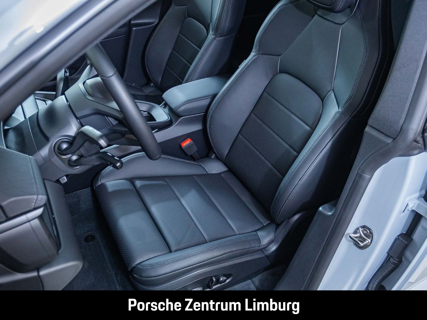 Porsche Macan 4 BOSE Surround-View Panorama Luftfederung