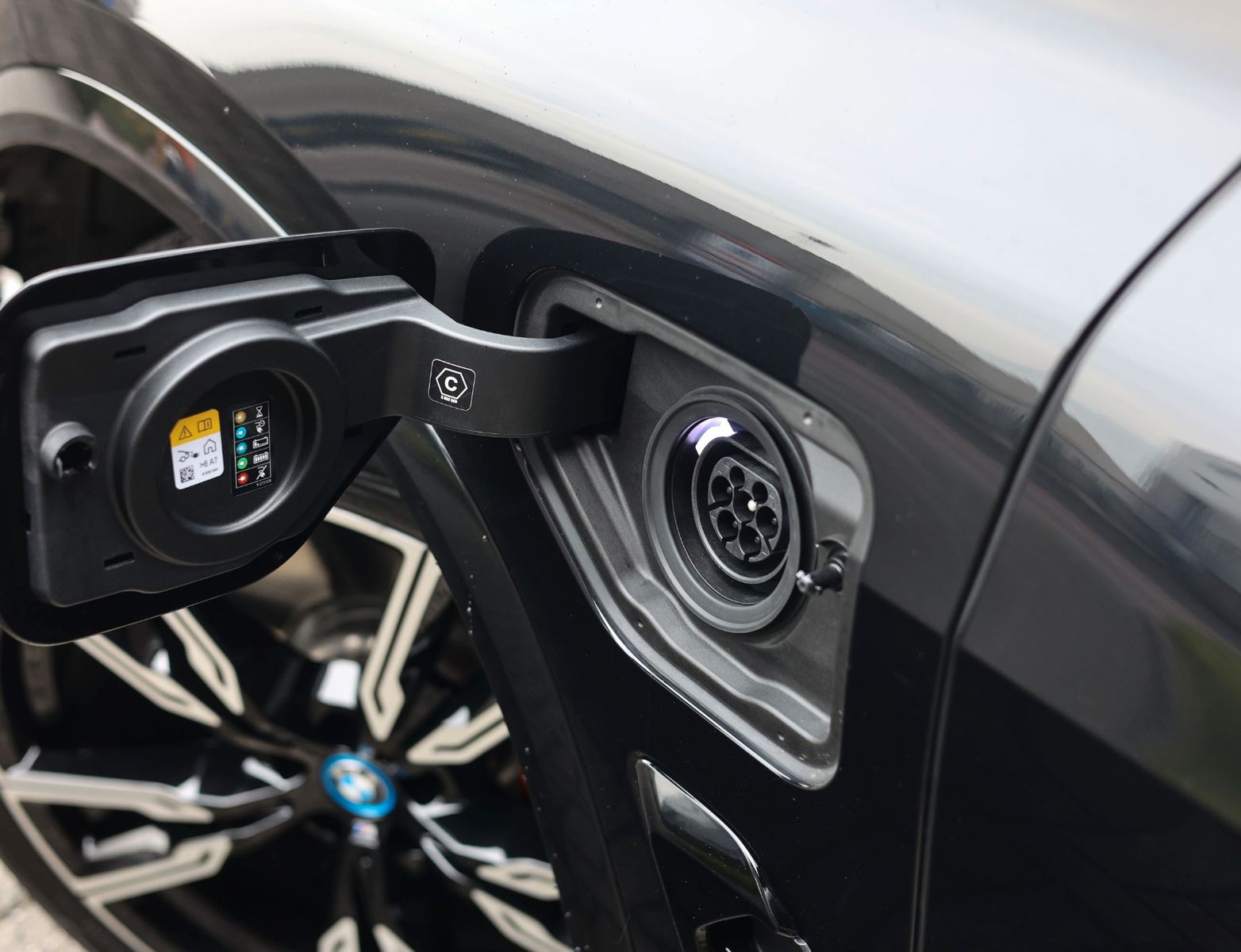 BMW X5 50e xDrive | M Sport Pro - Pano - AHK - B&W