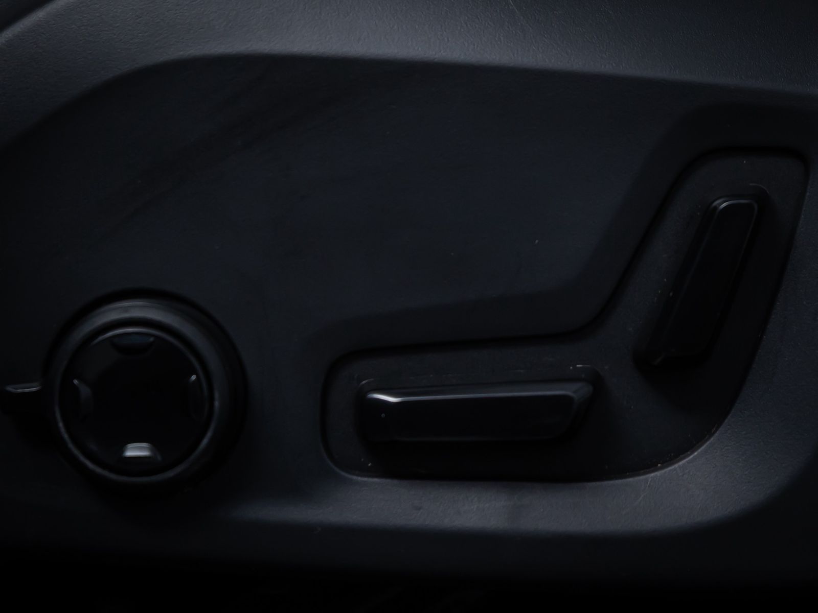 Volvo XC60 R Design Recharge *LED*STDHZ*AHK*360°