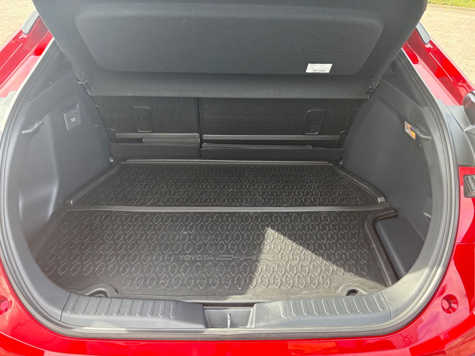 Toyota C-HR Plug-In Team-D **TECHNIKPAKET**