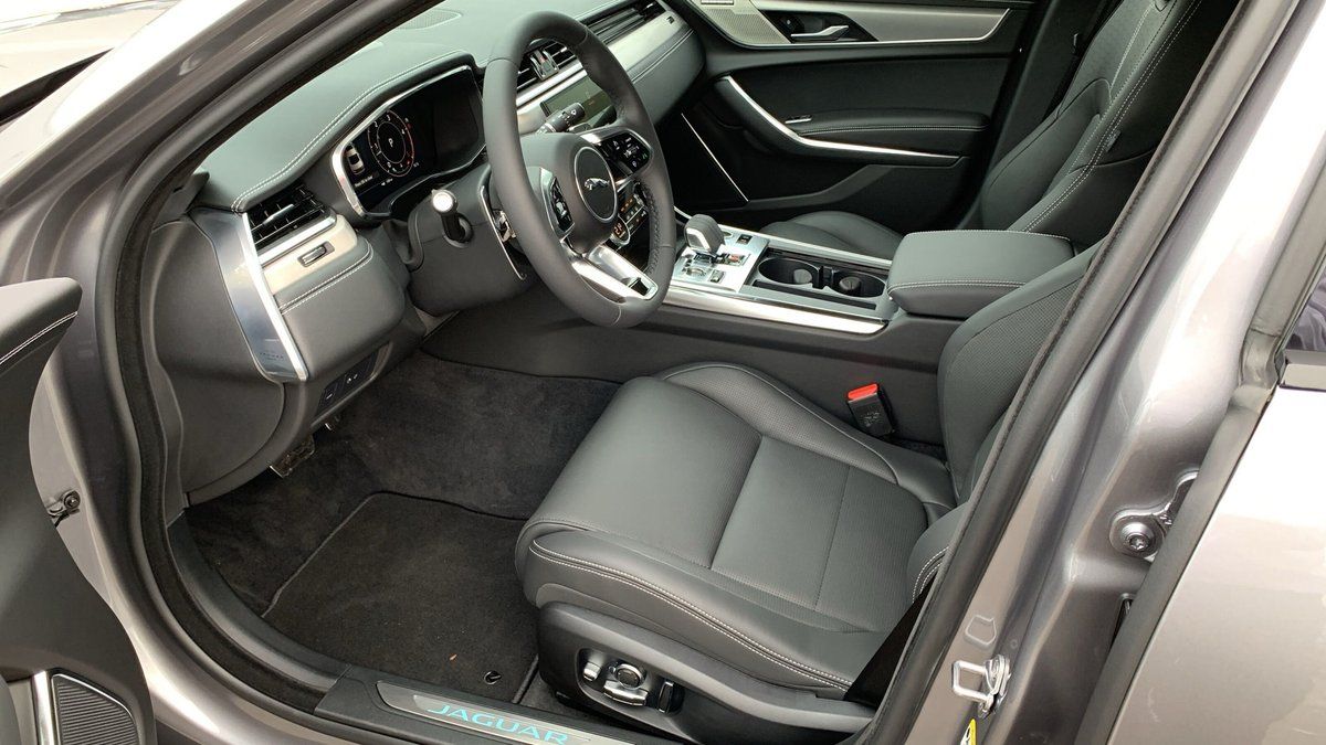 Jaguar XF D200 R-DYNAMIC HSE ACC+DAB+SHZG+LED+LMF+NAV