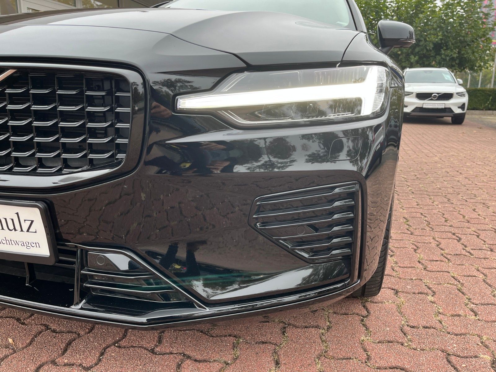 Volvo V60 T6 AWD Plug-in Hybrid Plus Dark Auto