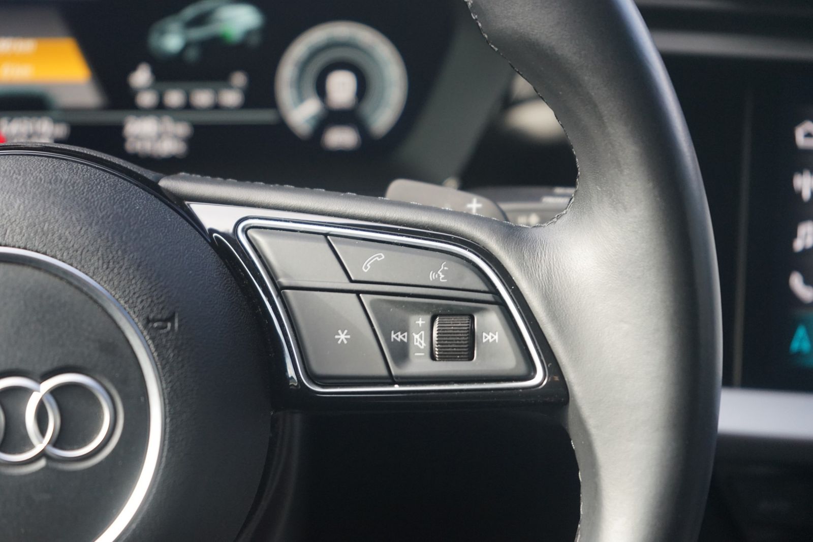 Audi A3 Sportback 45 TFSI e S-line Klimaaut. LED Navi