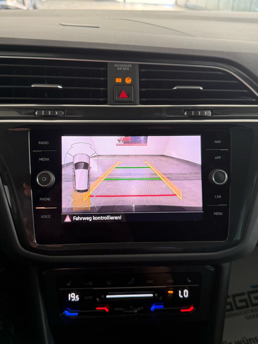 Volkswagen Tiguan Elegance 2.0 TDI DSG - Samsaru's Car Outlet