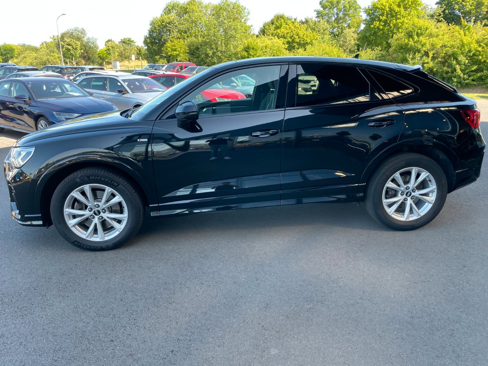Audi Q3 Sportback 2,0TFSI quattro Sline Black - Samsaru's Car Outlet