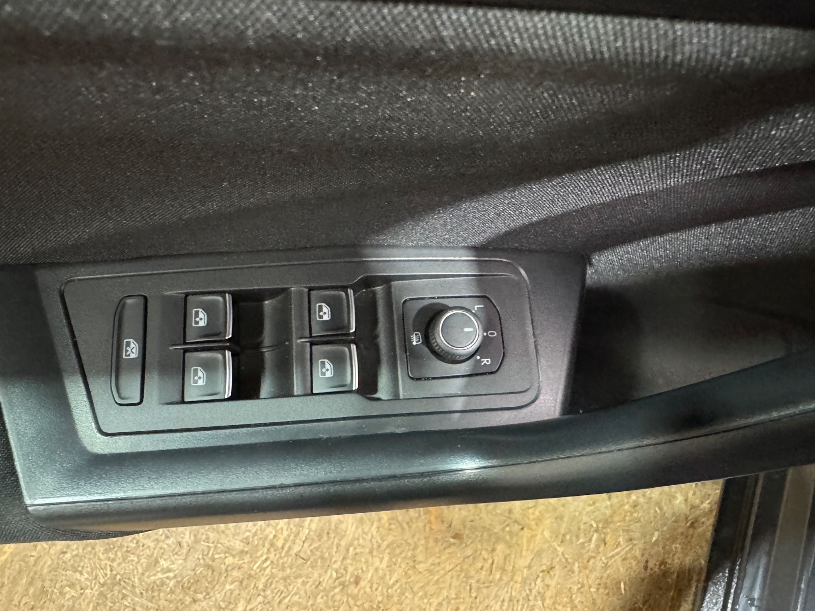 Volkswagen T-Roc Sport 1.5TSI DSG - Samsaru's Car Outlet