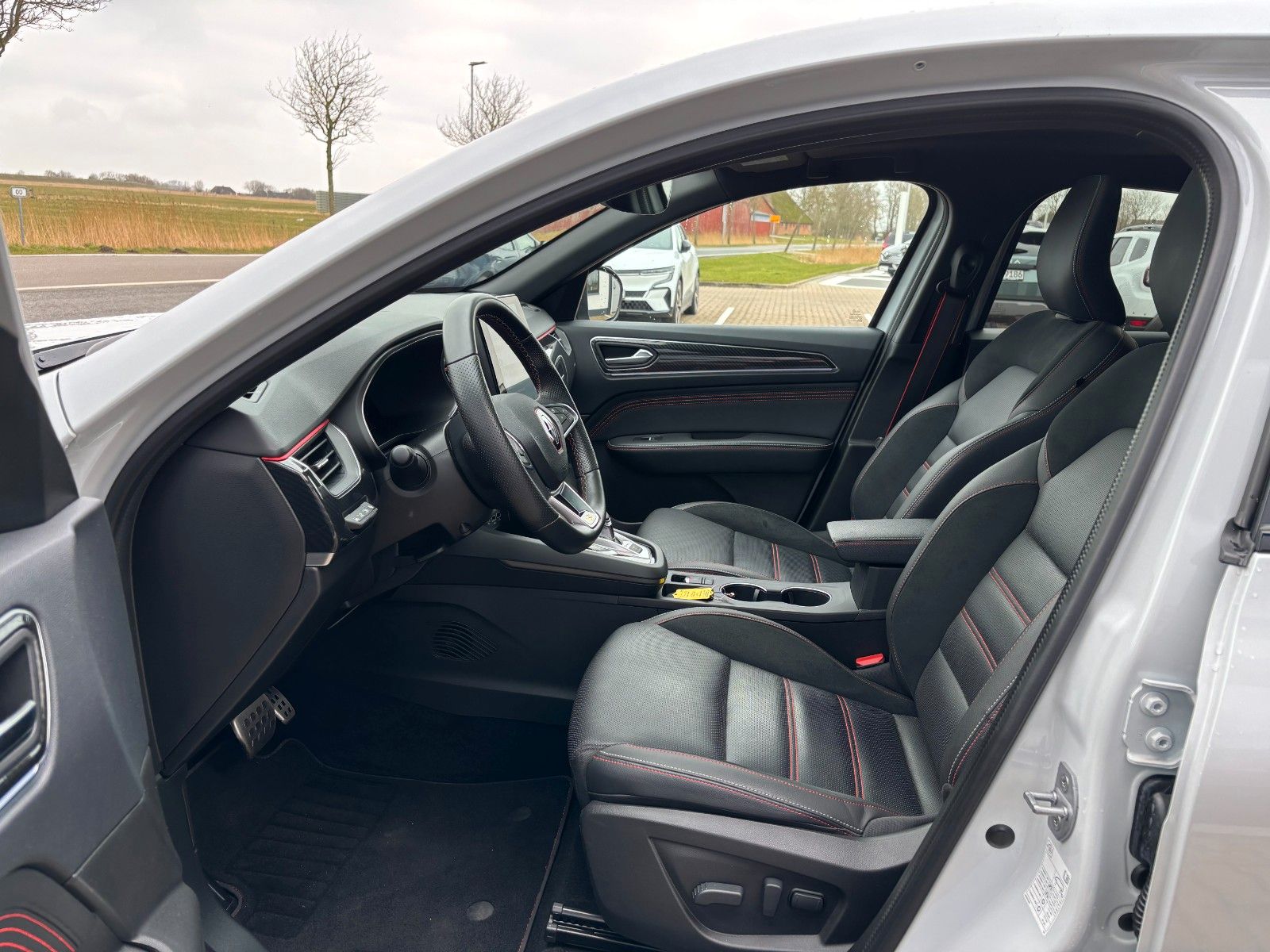 Renault Arkana R.S. Line E-TECH 145 - Samsaru's Car Outlet