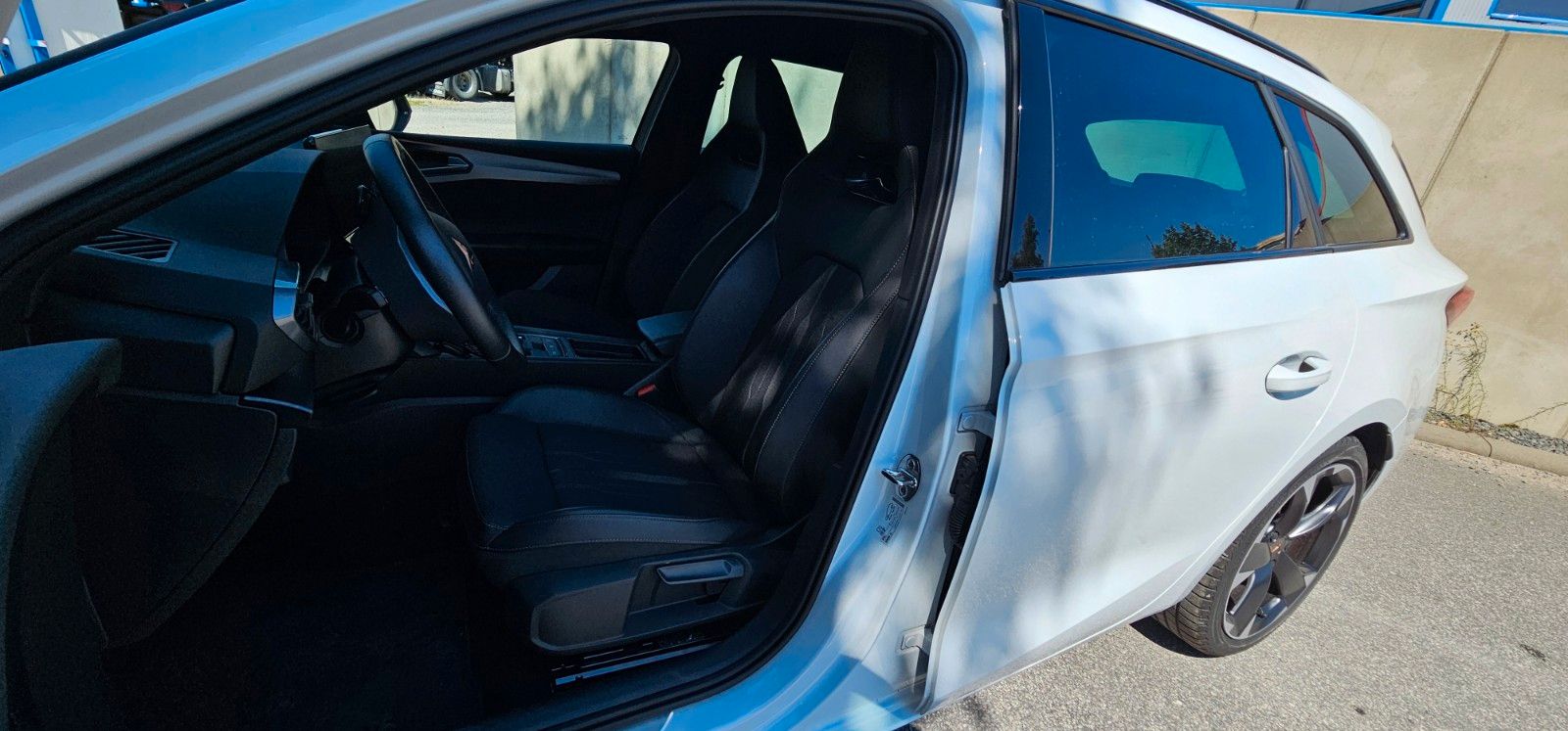 Cupra Sportstourer e-Hybrid - Samsaru's Car Outlet