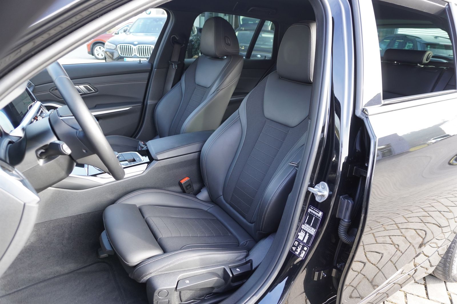 BMW 330i xDrive Touring Sport Line - Samsaru's Car Outlet