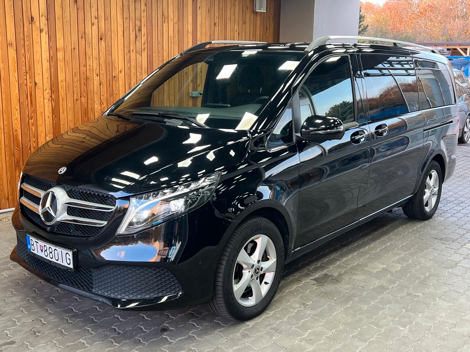 Mercedes-Benz V 250 d AVANTGARDE 4MATIC - Samsaru's Car Outlet