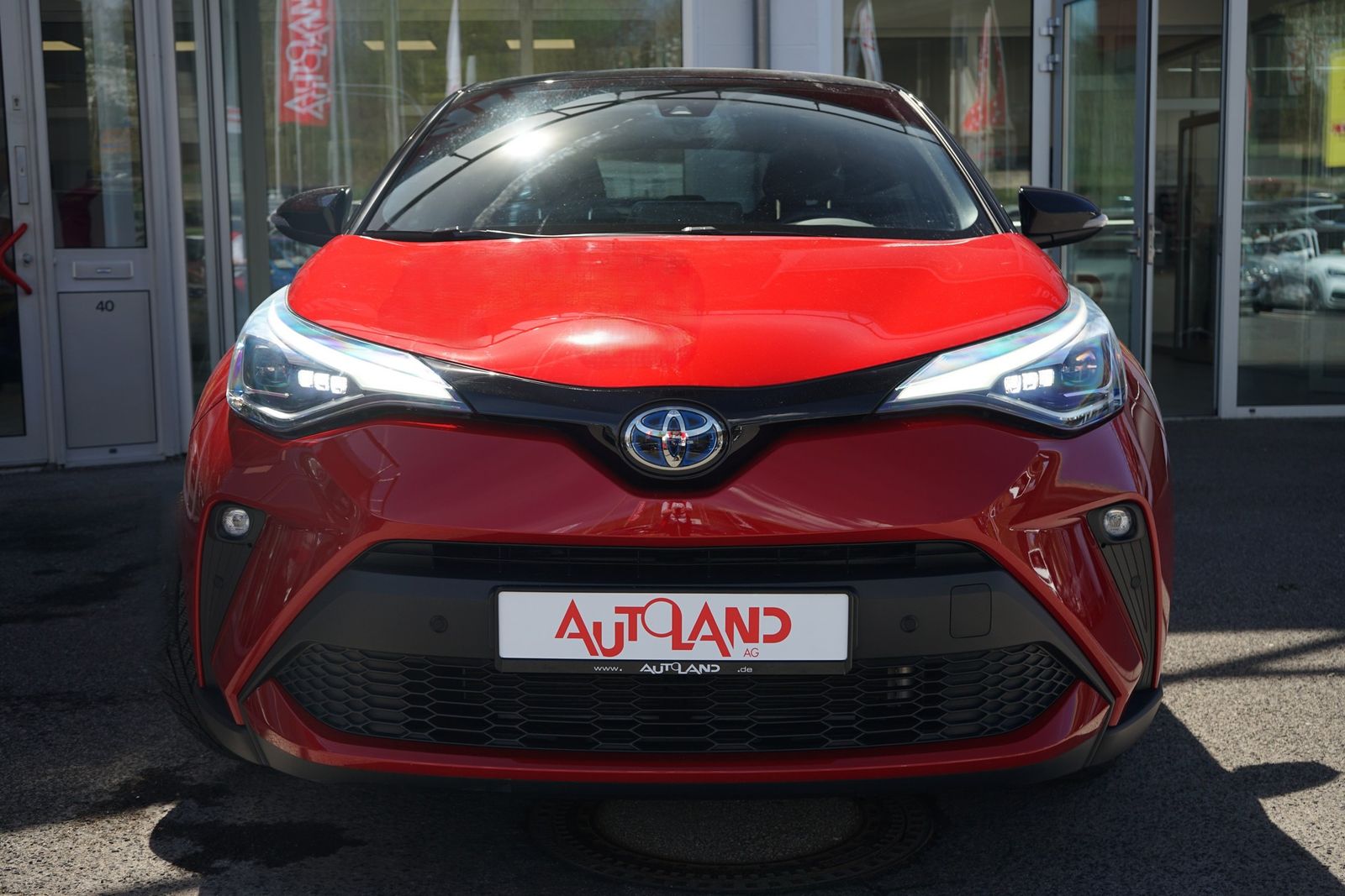 Toyota C-HR 2.0 Hybrid Team - Samsaru's Car Outlet