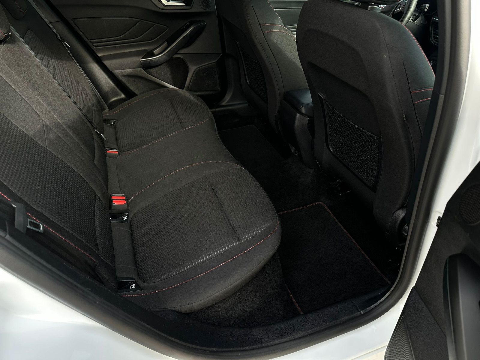 Ford Focus 1.5 Turnier ST-Line X LED ACC NAV KAM AHK