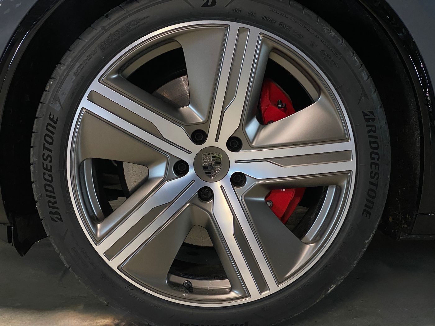 Porsche Macan Turbo | Hinterachslenkung | AHK | 22-Zoll