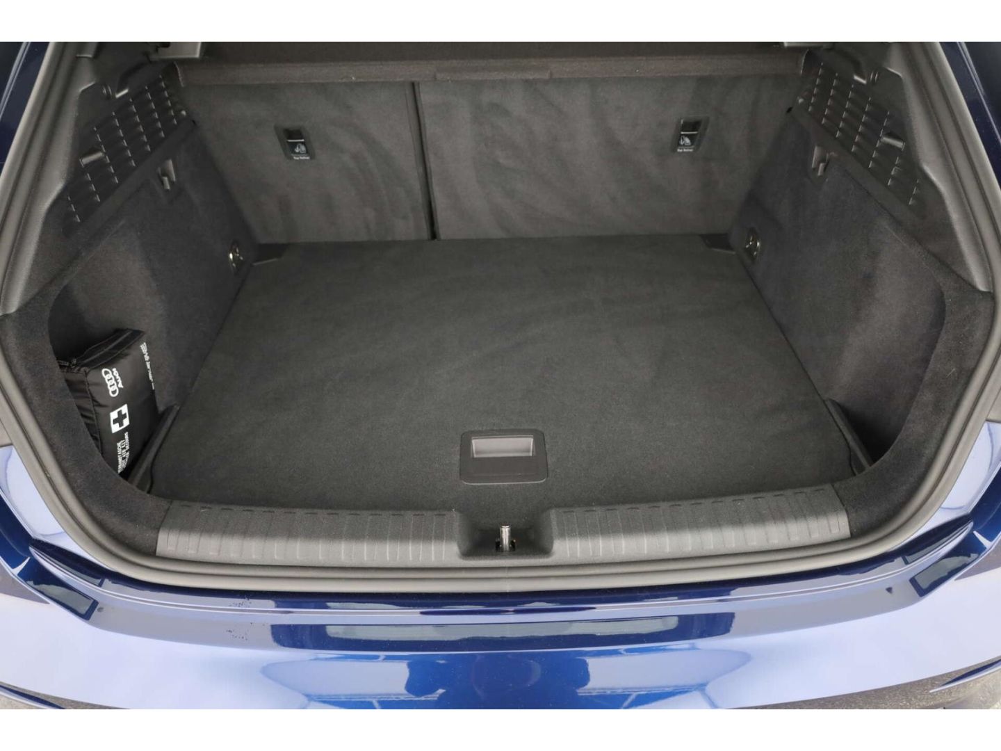 Audi A3 Sportback 35 TFSI S line - Samsaru's Car Outlet