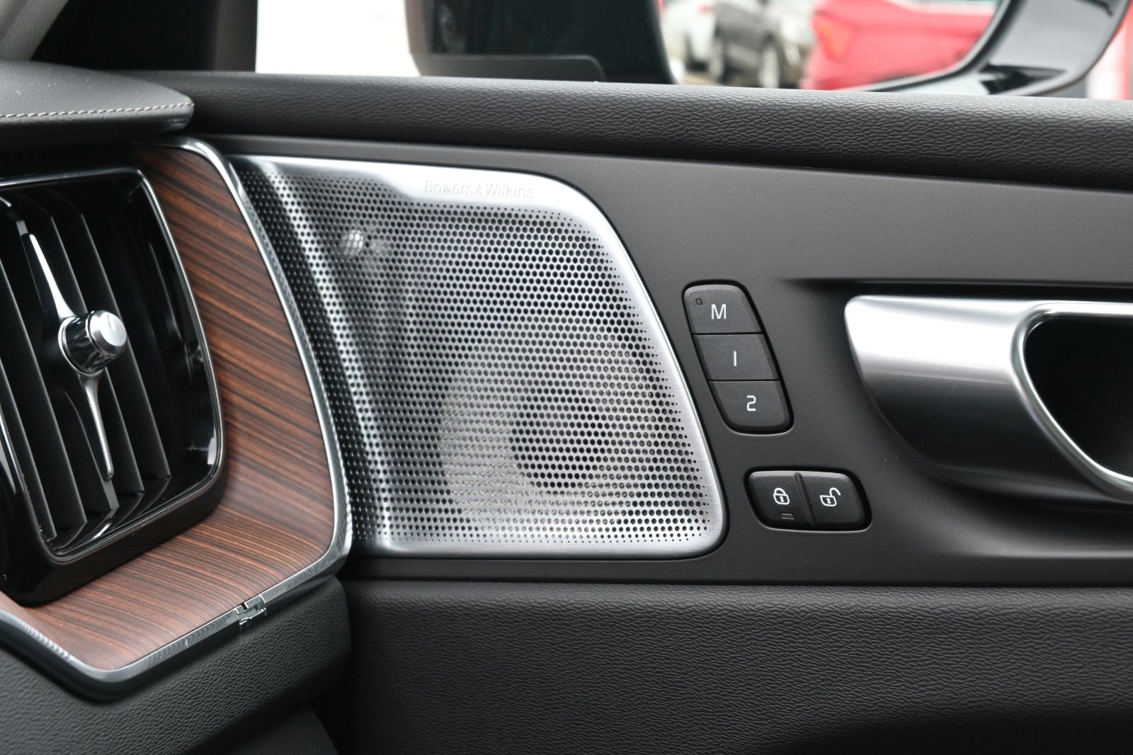 Volvo XC60 T8 RC AWD Ultra Dark*LUFT*360*ACC*AHK