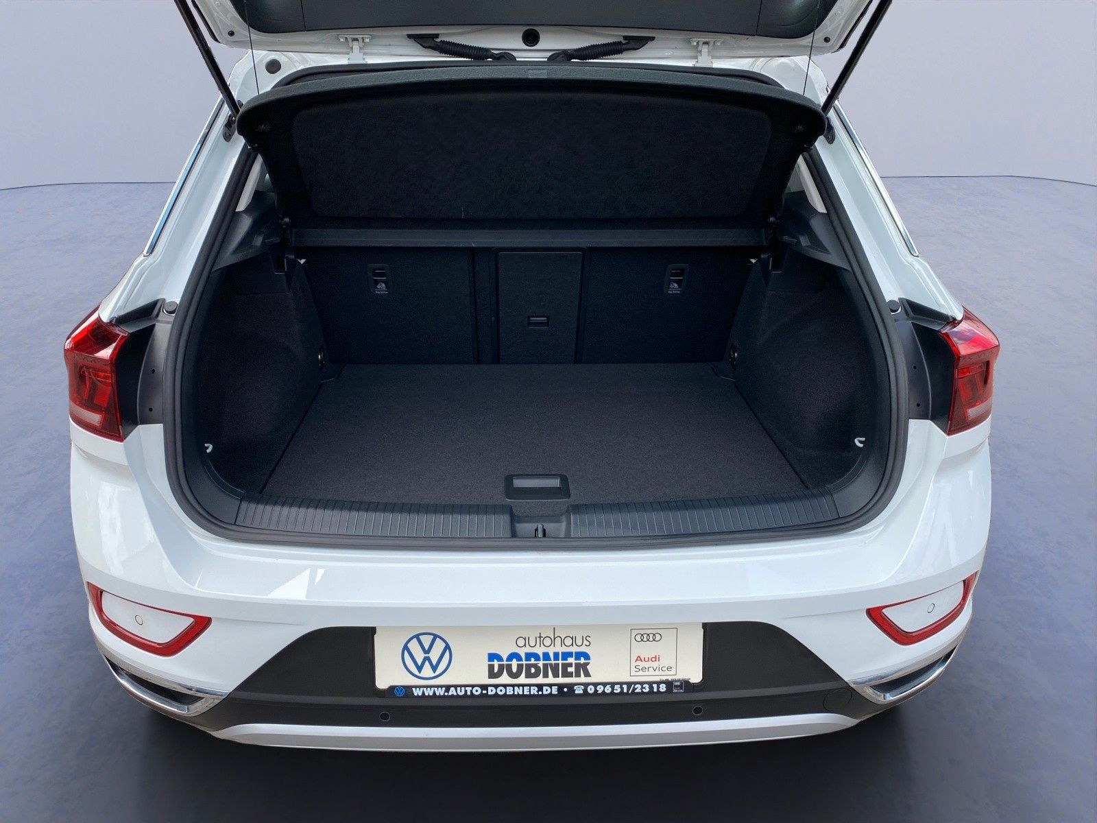 Volkswagen T-Roc 2.0 TDI STYLE - Samsaru's Car Outlet