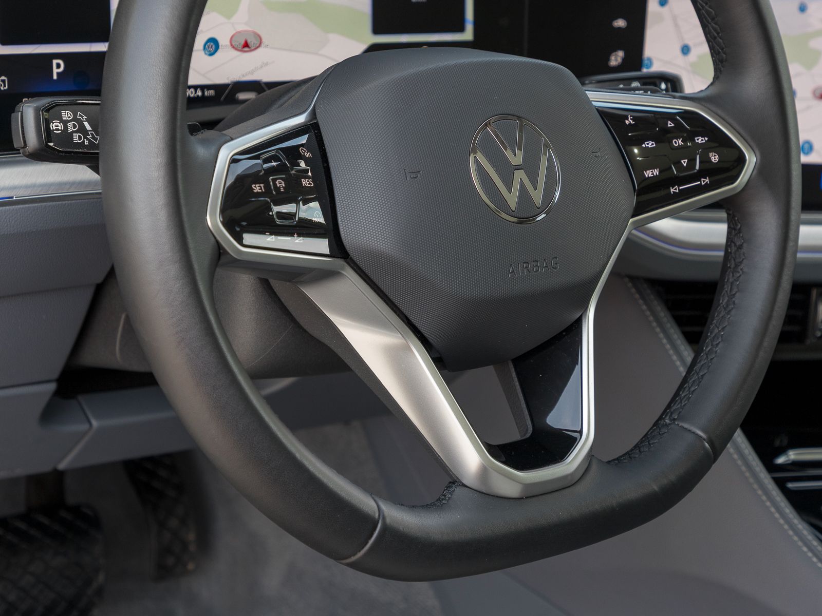 Volkswagen Touareg 3.0 TSI eHybrid 4Motion Elegance - Samsaru's Car Outlet