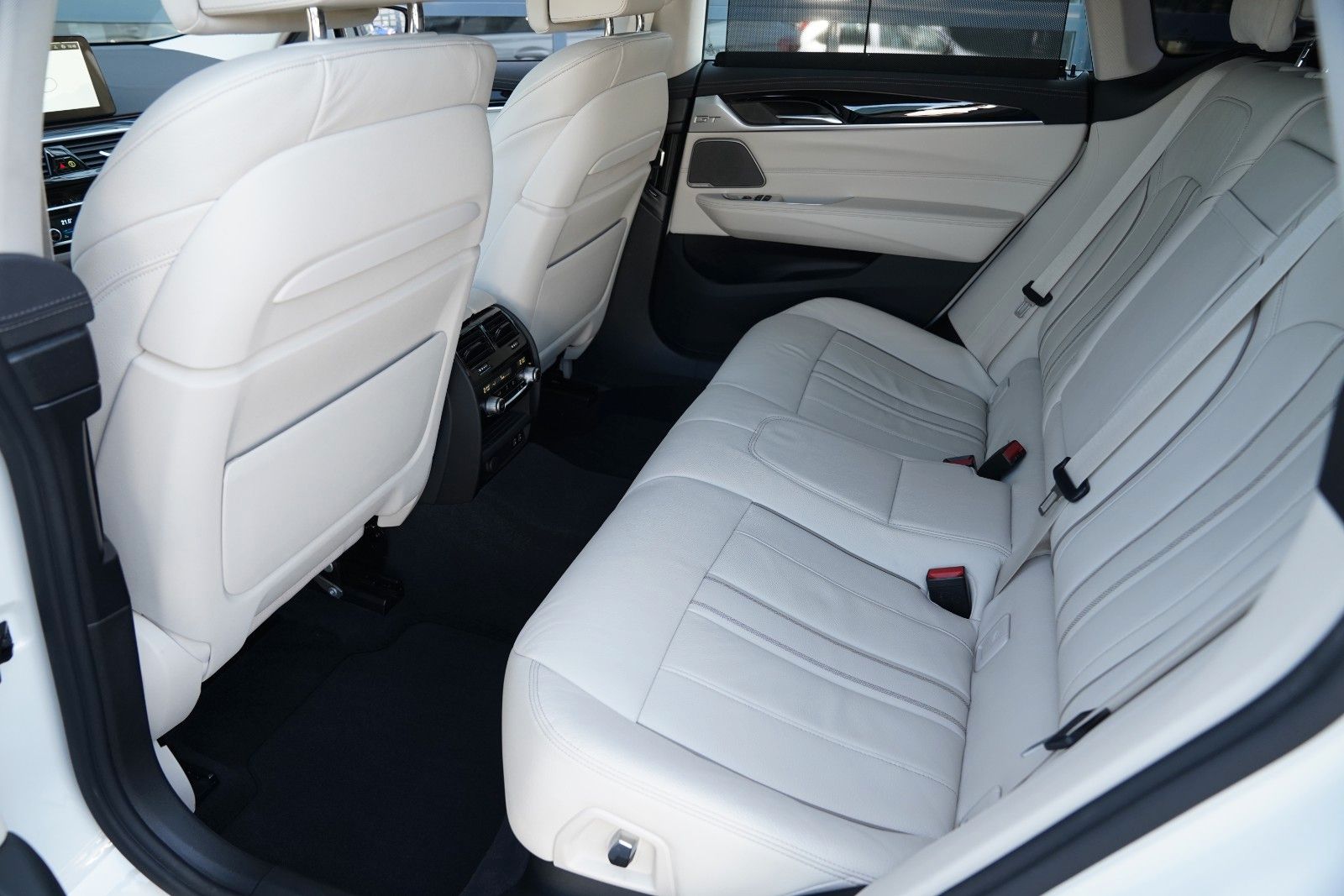 BMW 640 GT xD Luxury Luft-Laser-Pano-ACC-360-TV-StaH