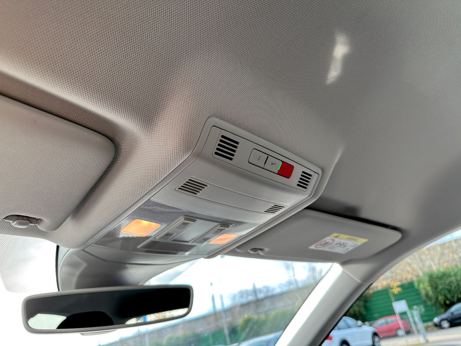 Volkswagen T-Cross 1.0 TSI Life - Samsaru's Car Outlet