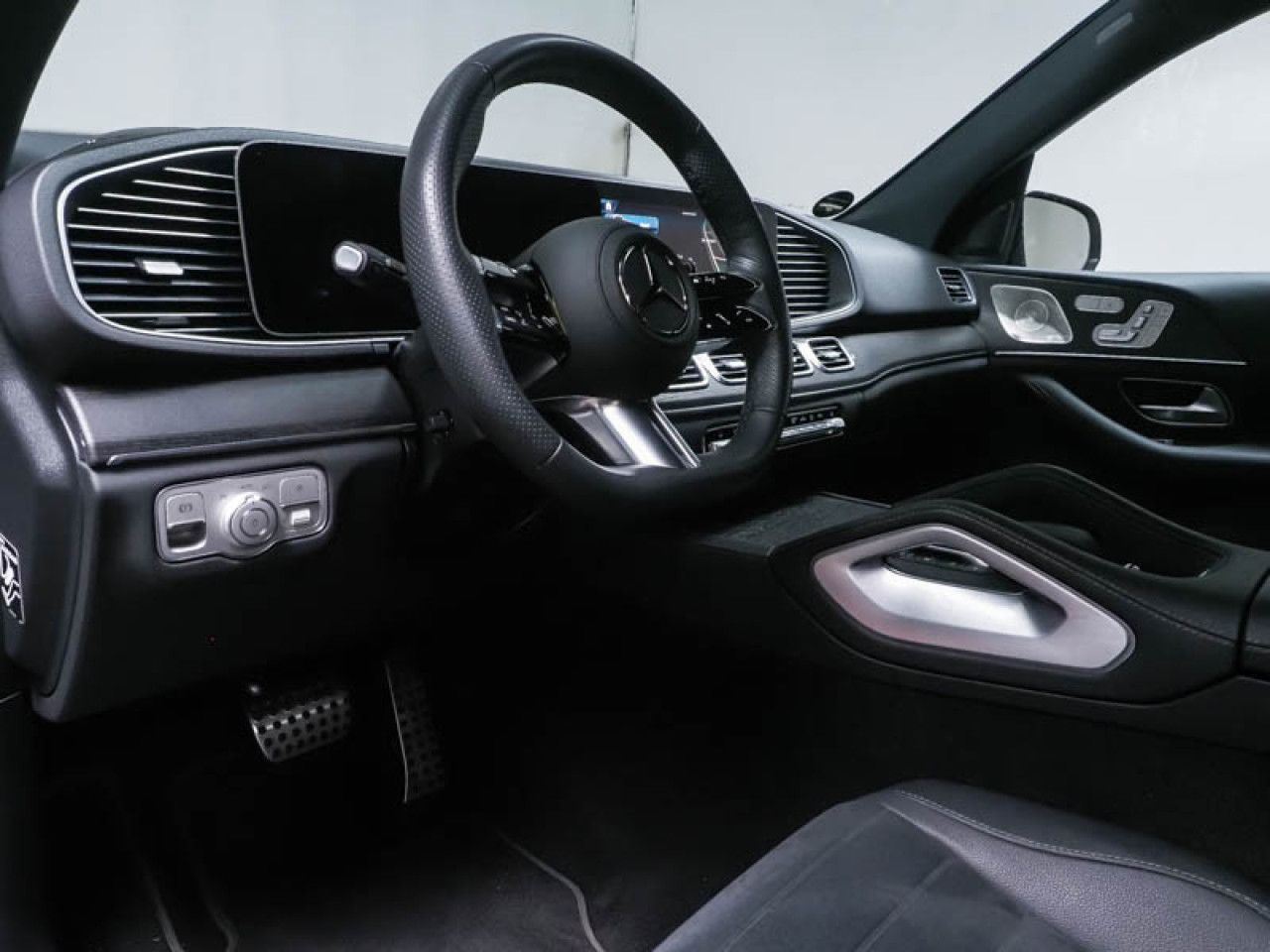 Mercedes-Benz GLE 450d 4M+AMG+PANORAMA+AHK+NIGHT+360°