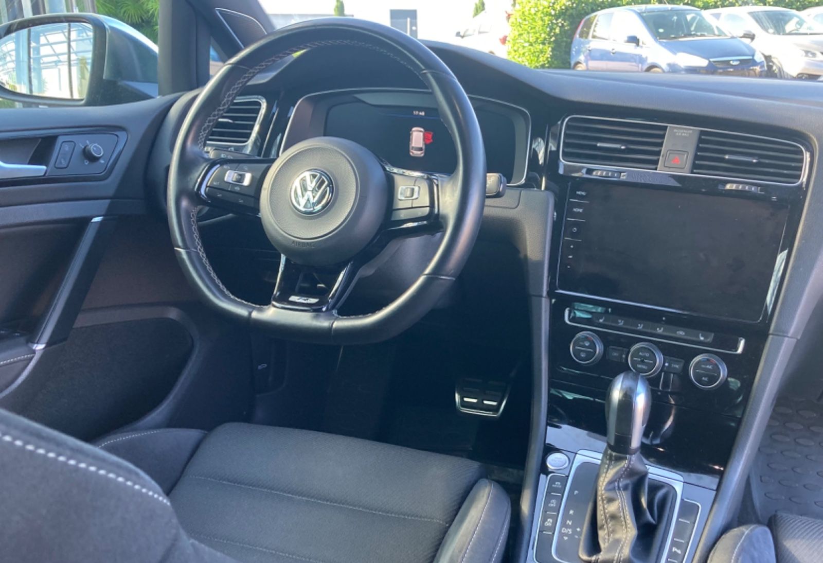 Volkswagen Golf VII Variant R 4Motion - Samsaru's Car Outlet