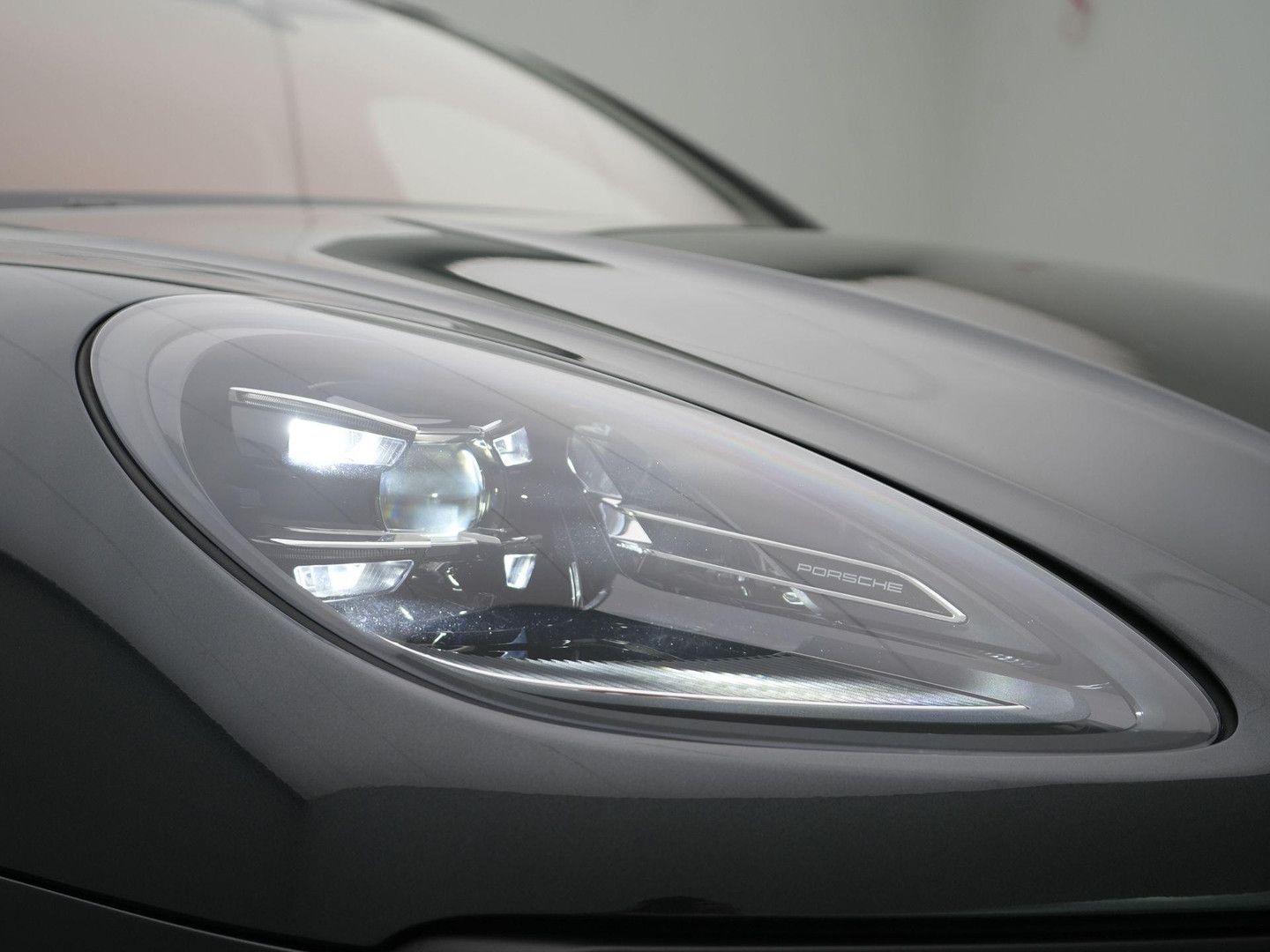 Porsche Macan T - Samsaru's Car Outlet