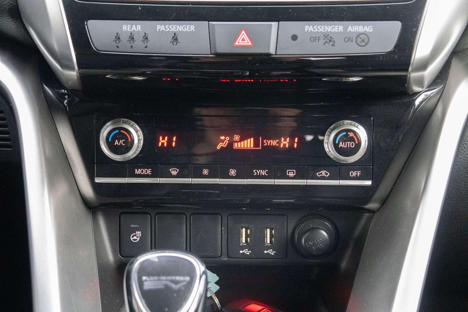 Mitsubishi Eclipse Cross Plus Select  2,4l PHEV 4WD Navi*SH