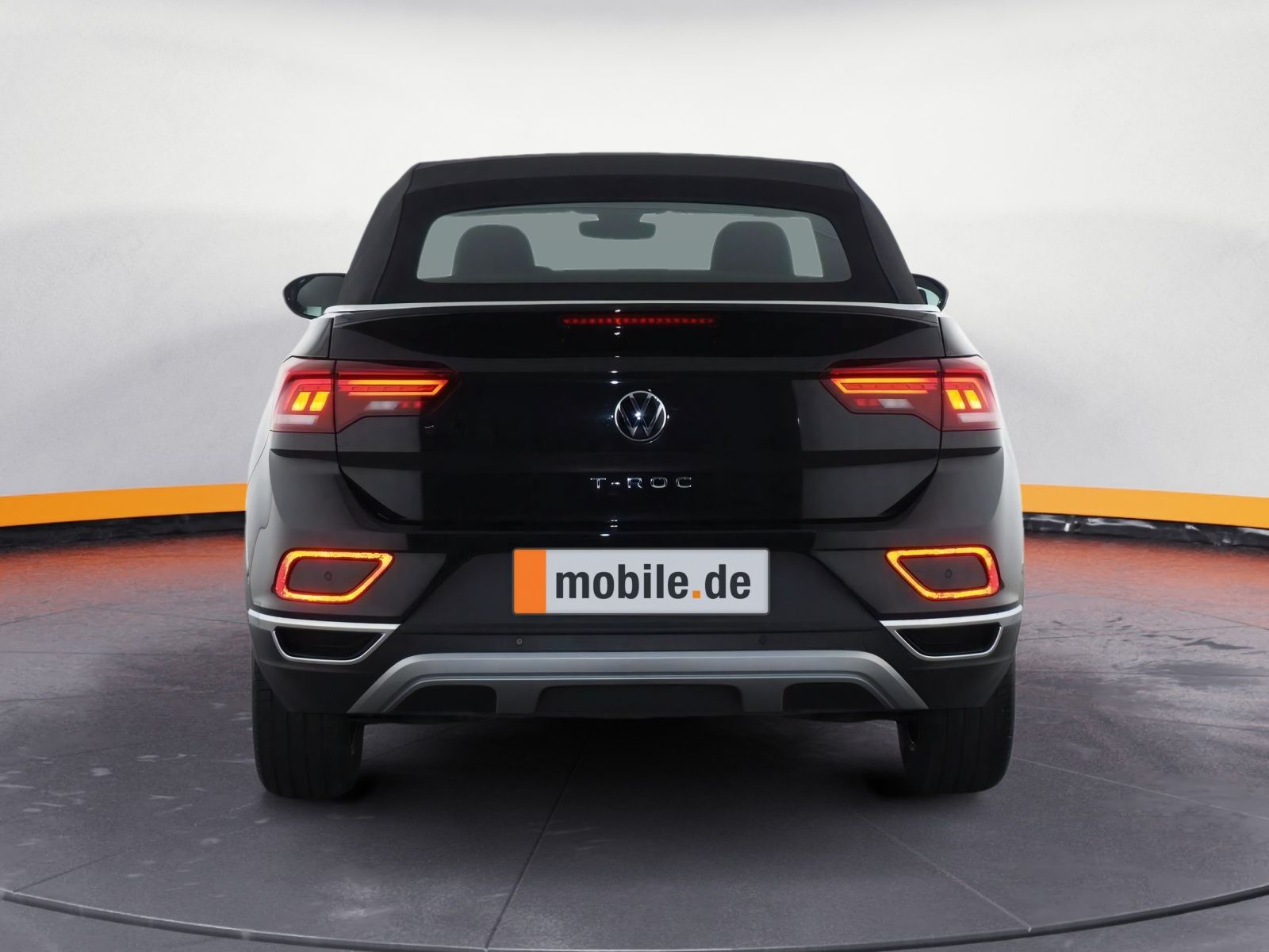 Volkswagen T-Roc Cabriolet Style 1.5 TSI DSG - Samsaru's Car Outlet