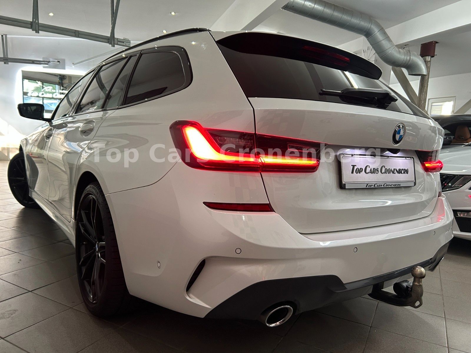 BMW 320d xDrive M Sportpaket - Samsaru's Car Outlet