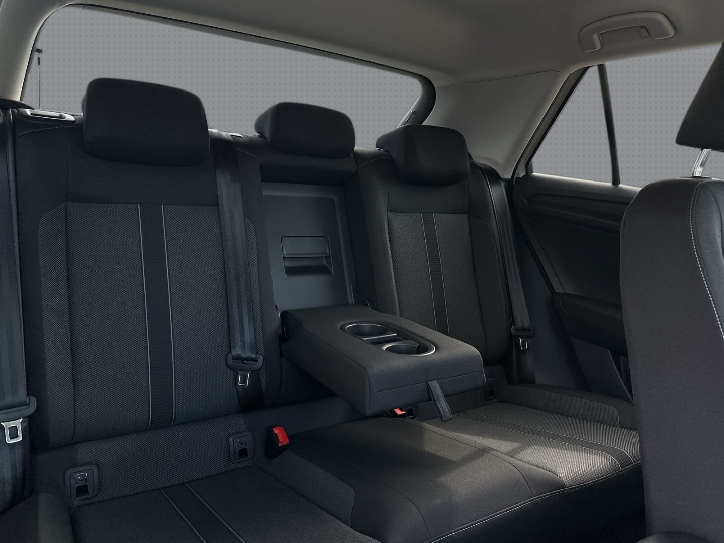 Volkswagen T-Roc Life 2.0 TDI DSG - Samsaru's Car Outlet