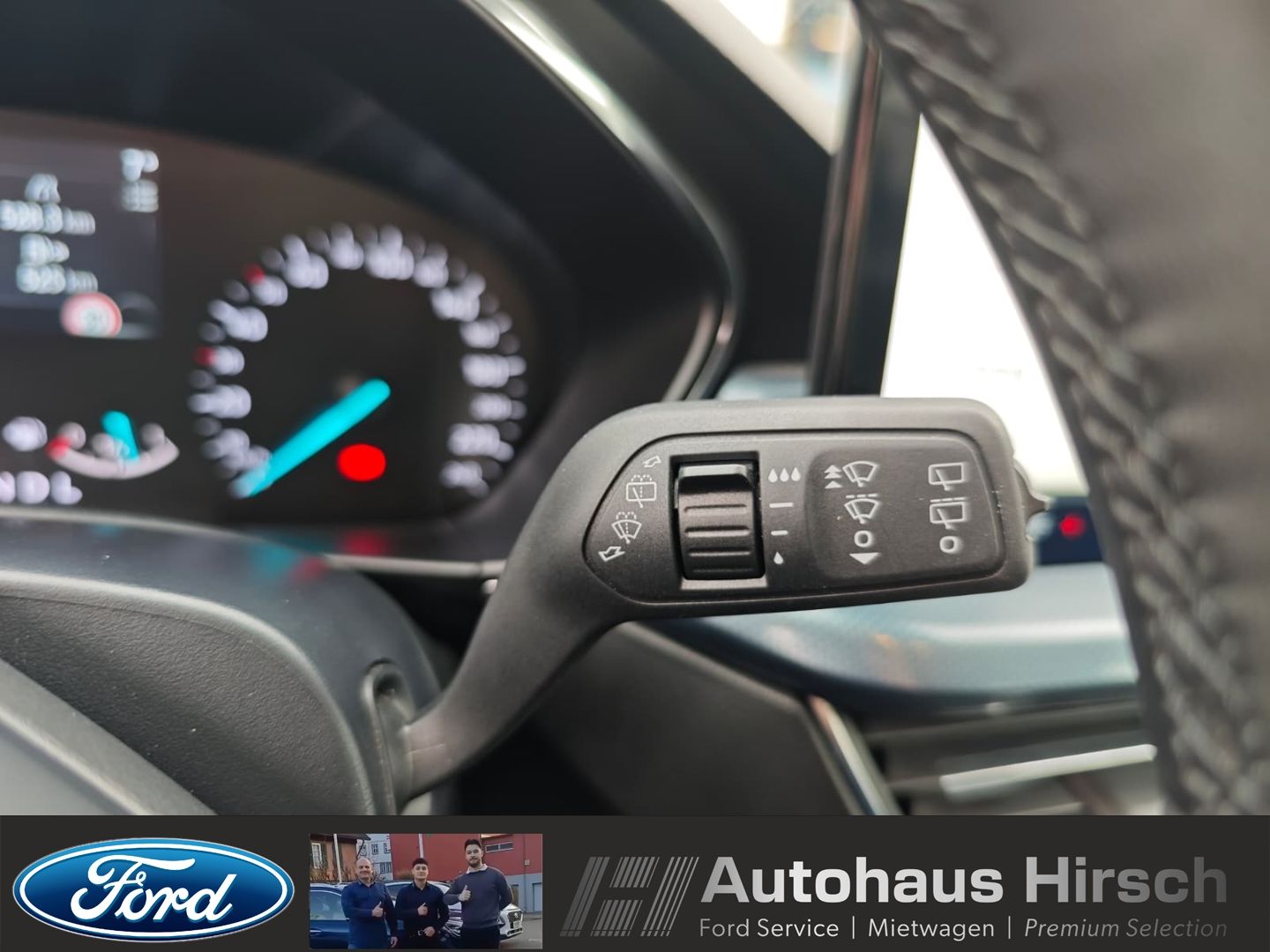Ford Focus Turnier Active Navi LED ACC Apple CarPlay