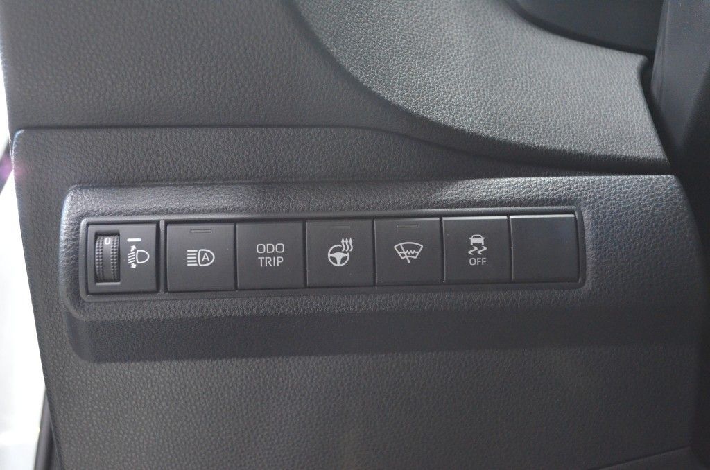 Toyota Corolla TS 1.8 Hybrid - Samsaru's Car Outlet