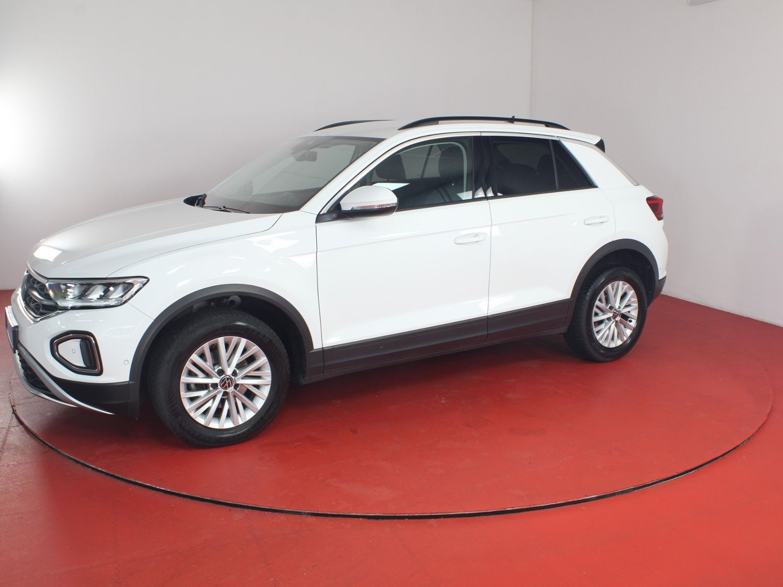 Volkswagen T-ROC Life 1.0TSI - Samsaru's Car Outlet